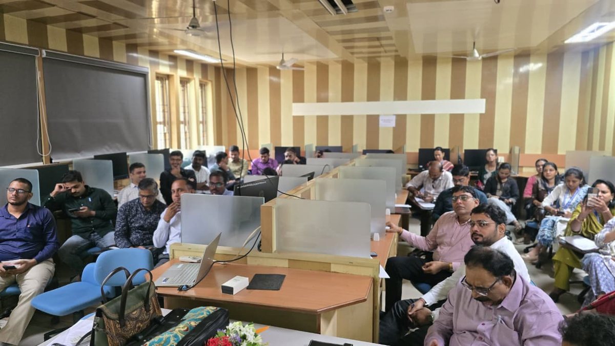 Hands-on computer lab session during the Meta-Analysis workshop