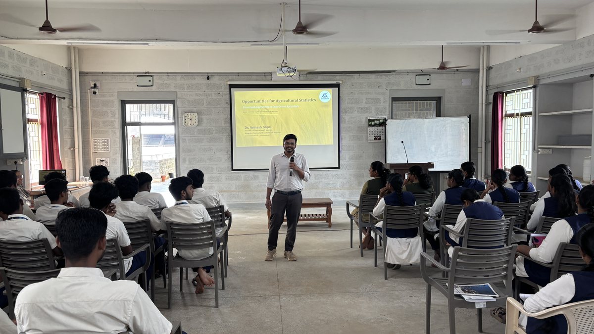 Dr. Avinash Gopa delivering the guest lecture Opportunities for Agricultural Statistics at Kumaraguru Institute of Agriculture, Erode